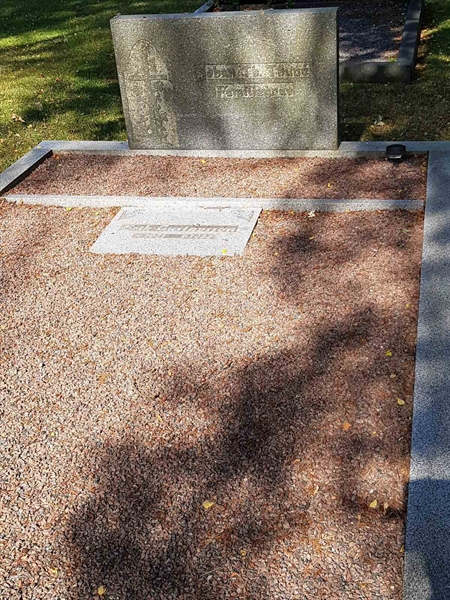 Grave number: 01   349