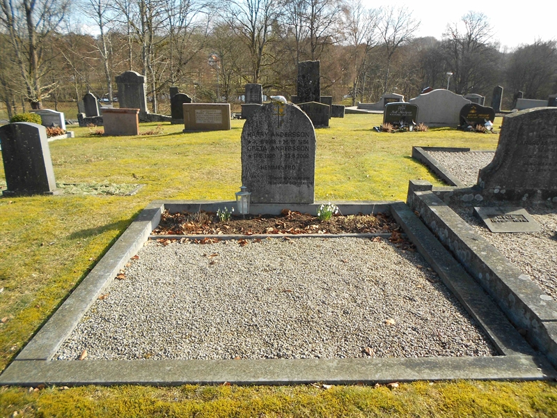 Grave number: NÅ G4    13, 14