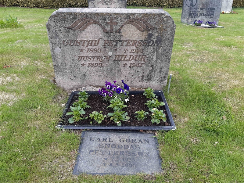 Grave number: KA 02    78
