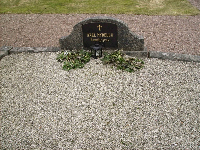 Grave number: LM 3 26  004