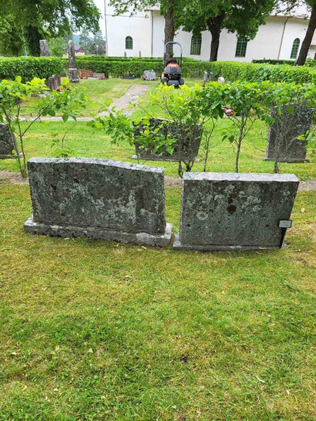 Grave number: Jä 04   101-102