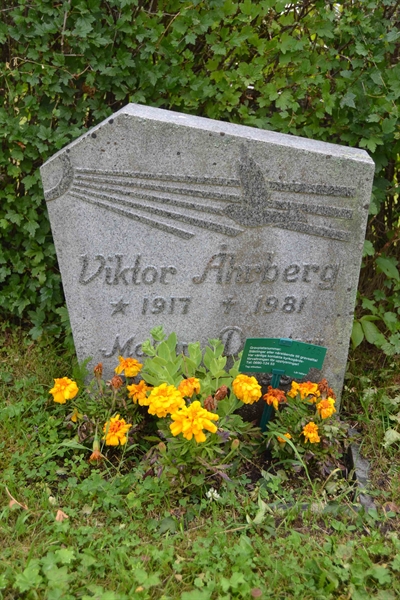Grave number: 1 N   962