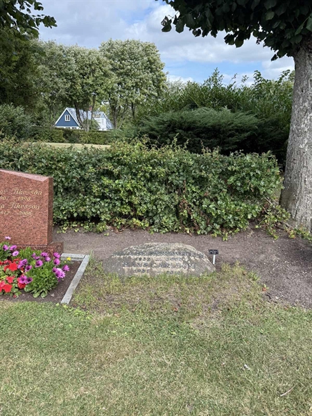 Grave number: ON C   648