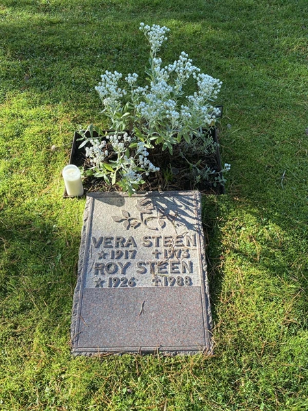 Hautatunnus: 2 E   696