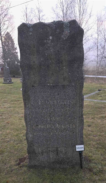 Grave number: 3 7     3