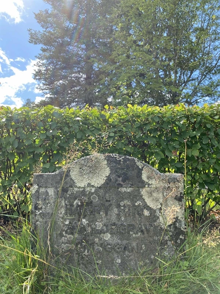 Grave number: 1 17 135, 136