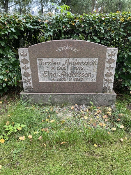 Grave number: 11 JL    83-84