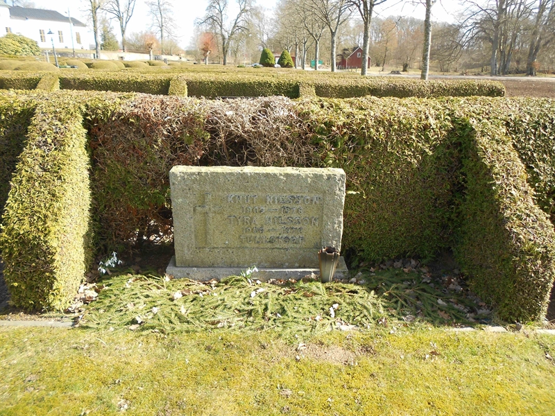 Grave number: V 33   189