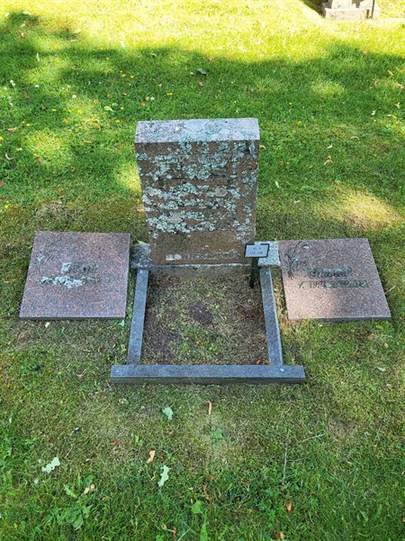 Grave number: Jä 06   225-226