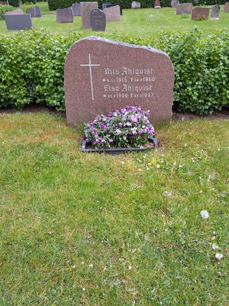 Gravnummer: ROG G   18, 19