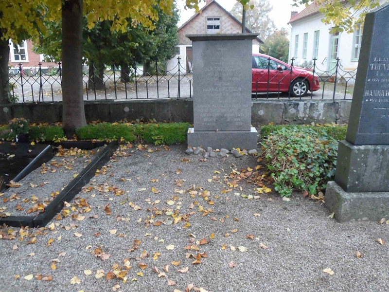 Grave number: 2 01     3