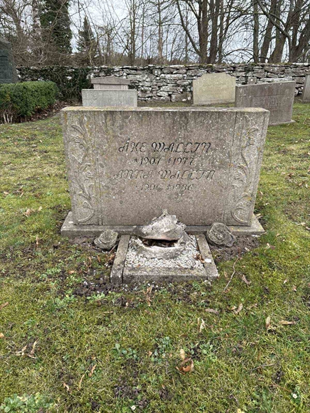 Grave number: LE 133