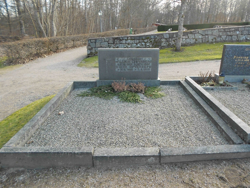 Grave number: NÅ M5    14, 15