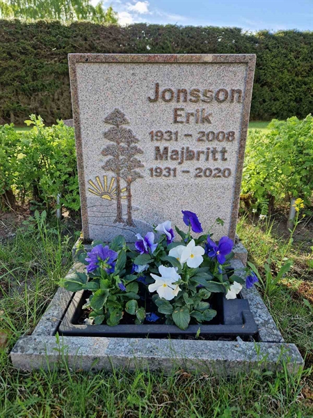 Grave number: 2 15 1911