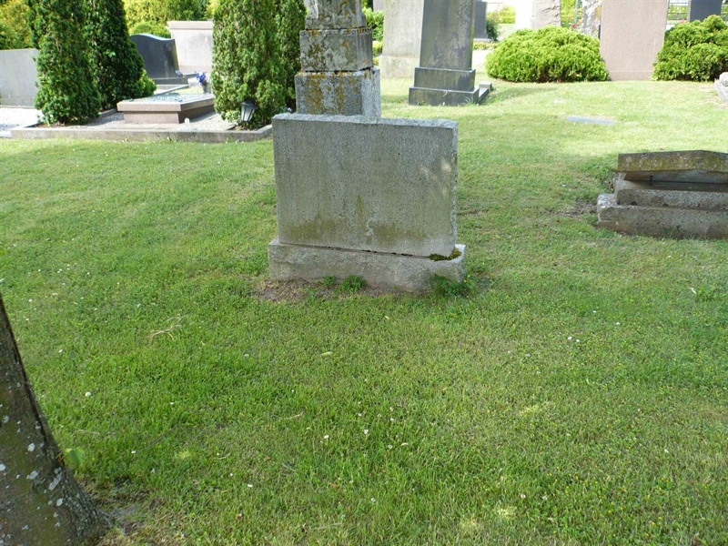 Grave number: 1 5     5