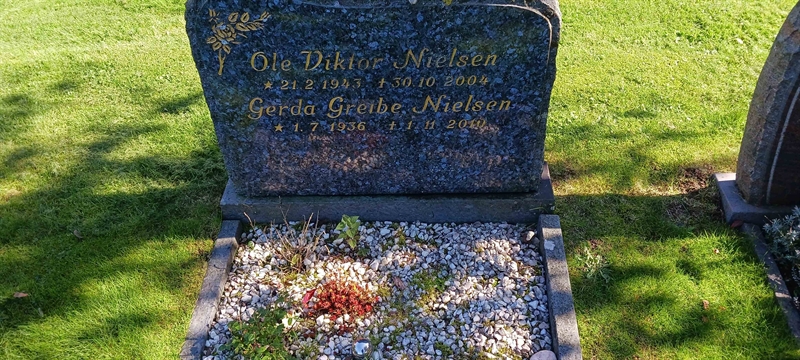 Grave number: 1 NK  1195