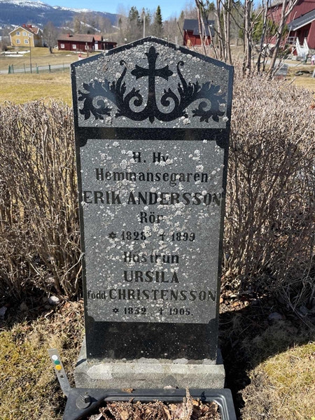 Grave number: KA B   474, 475