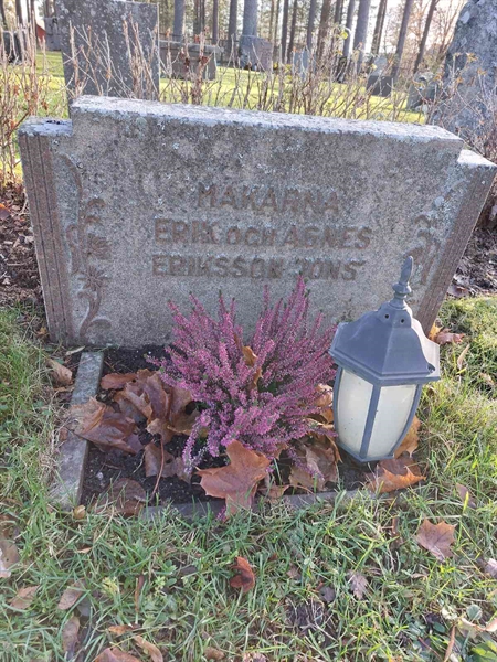 Grave number: 2 C   075