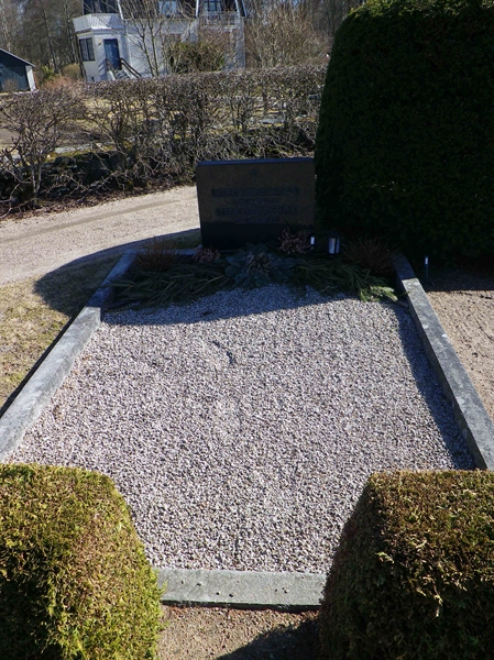 Grave number: OS E   275, 276