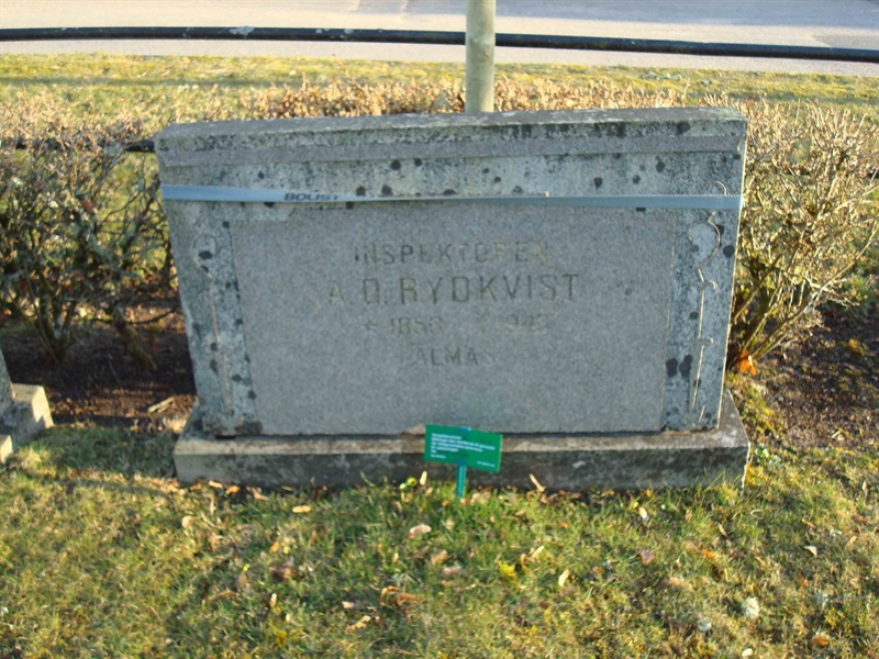 Grave number: KU 02    23