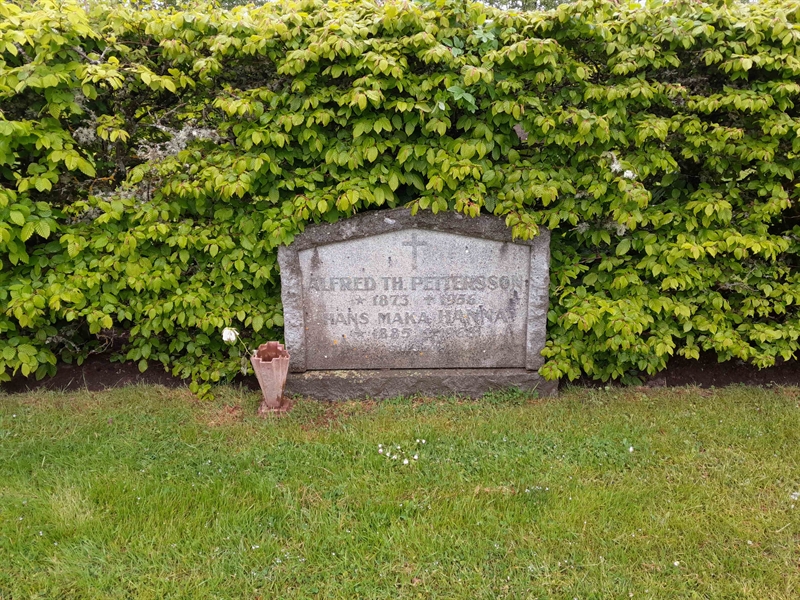 Gravnummer: ROG F  102, 103