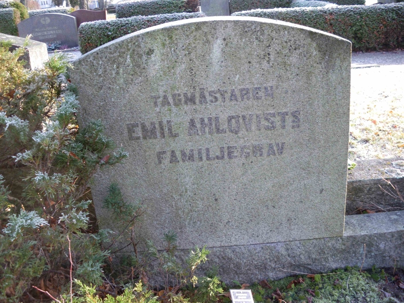 Grave number: HÖB 15    28