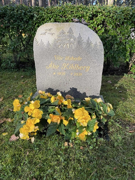 Grave number: 1 KV12   102