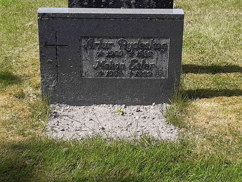Grave number: JÄ 02    28