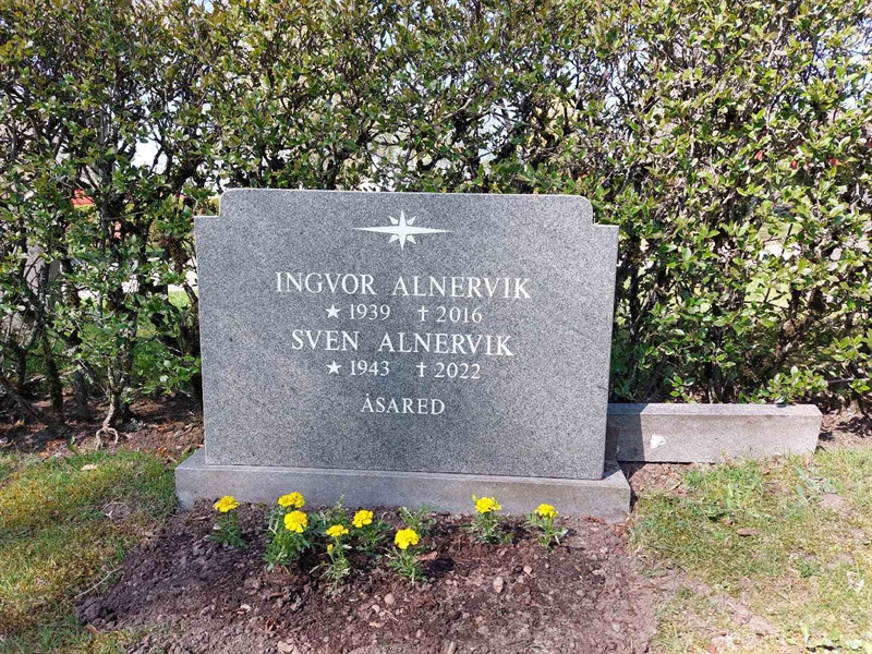 Grave number: HÖ 4   13, 14
