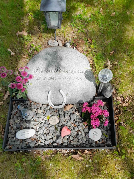 Grave number: 20 R 8