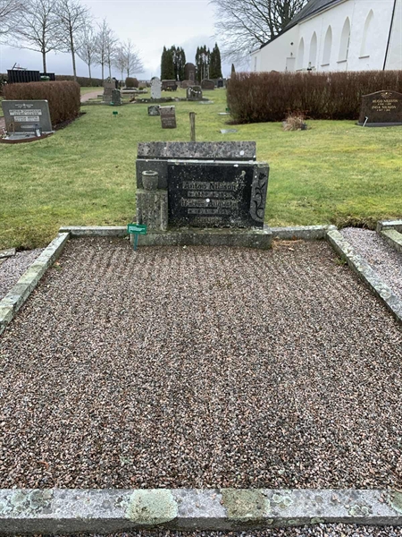 Grave number: V OI    69, 70