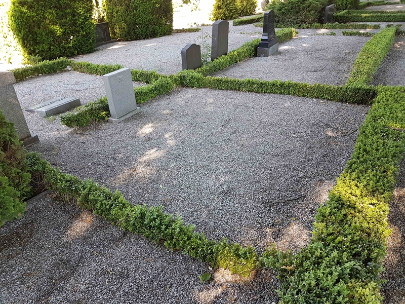 Grave number: LB B 072-073