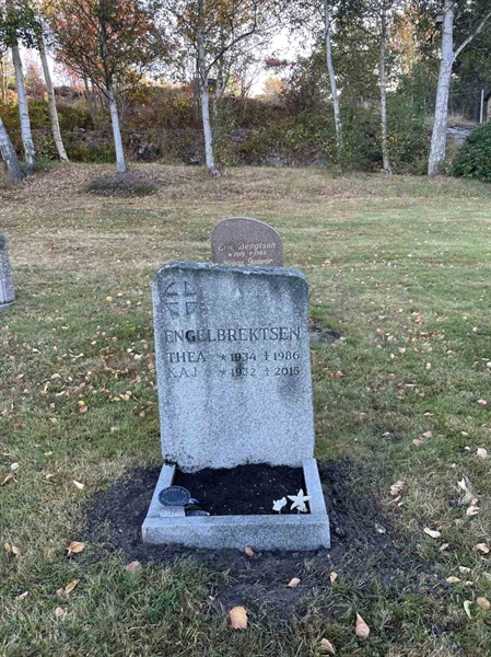 Gravnummer: 3 12    17