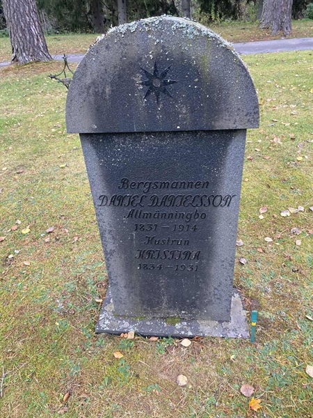 Grave number: 6 02 326, 327
