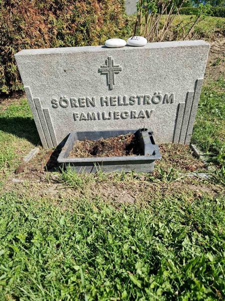 Grave number: 501 25 5039-5041