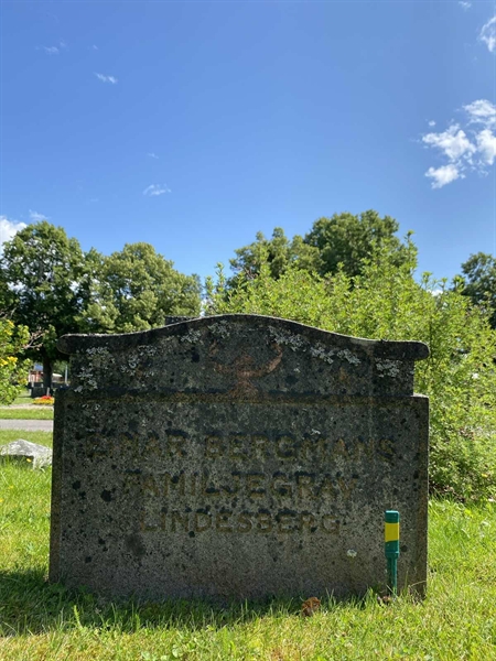 Grave number: 1 15     11, 12