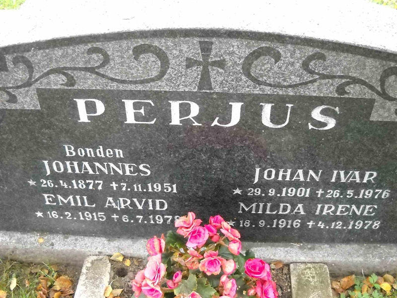 Grave number: 3 MB 15 22, 26
