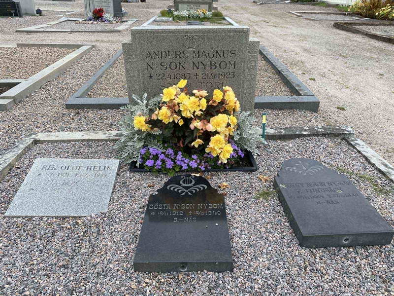 Grave number: 2 07   148