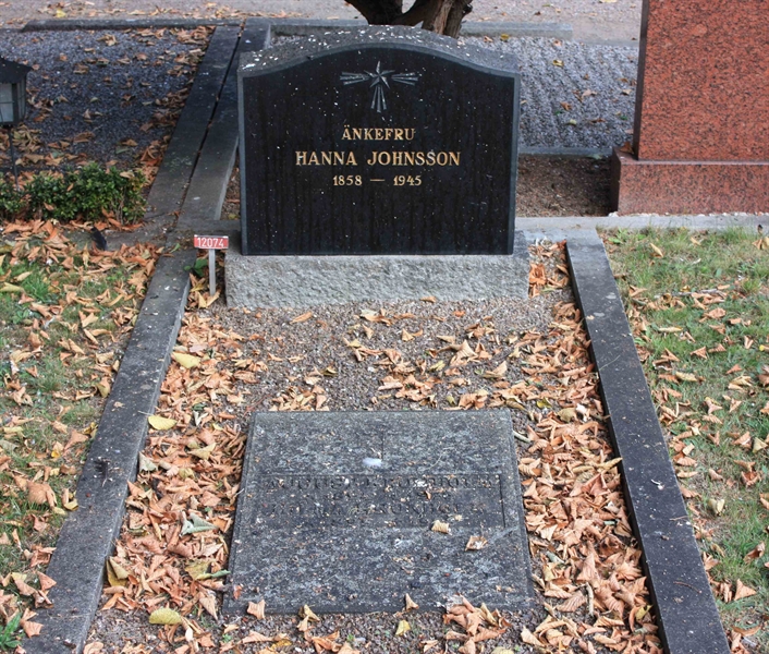 Grave number: Ö 12i    82