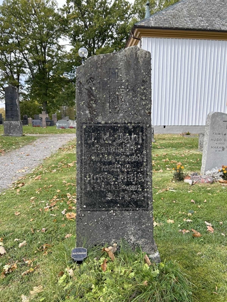 Grave number: T A B   594-595