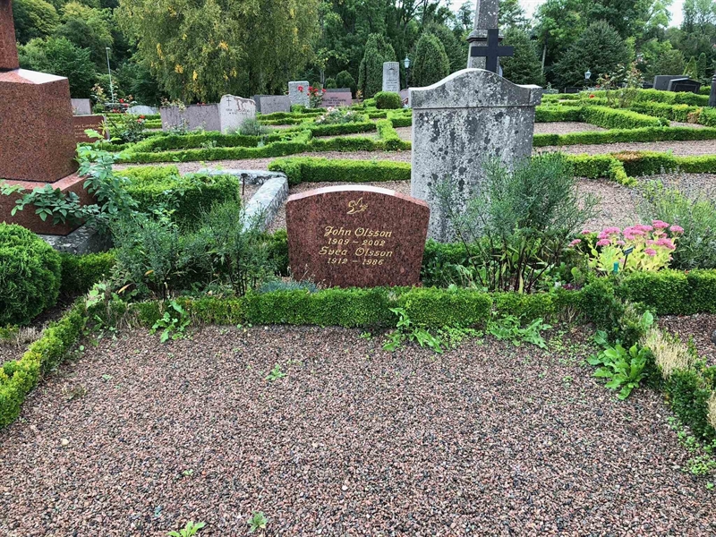 Grave number: Kå 28    26, 27