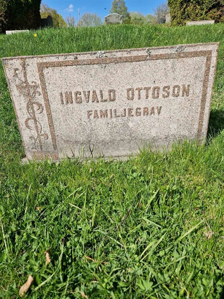 Grave number: 501 22 4729-4731