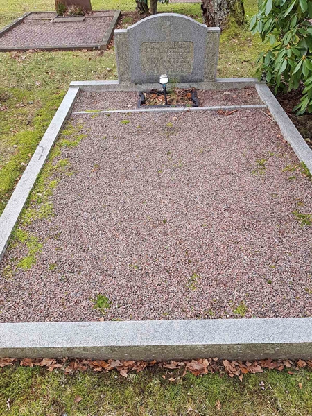 Grave number: 01   377