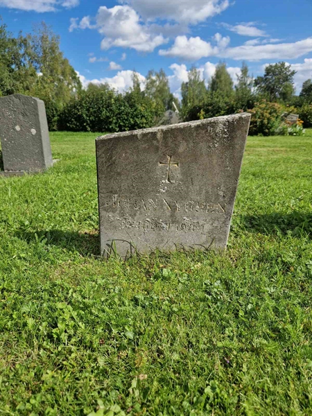 Grave number: 1 13   111