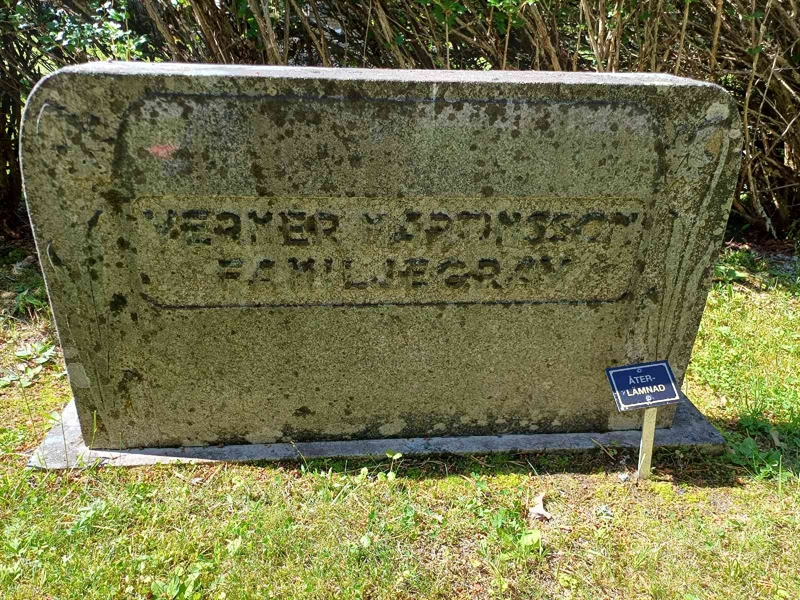 Grave number: RS A 0009