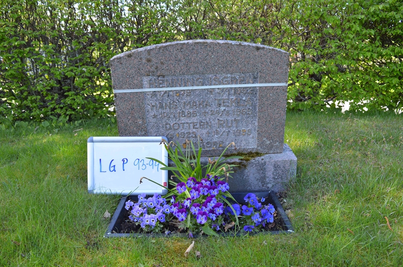 Grave number: LG P    93, 94