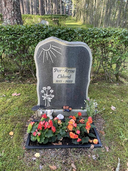 Grave number: 1 KV12   114