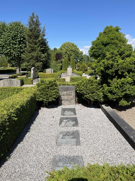 Grave number: NK III    69