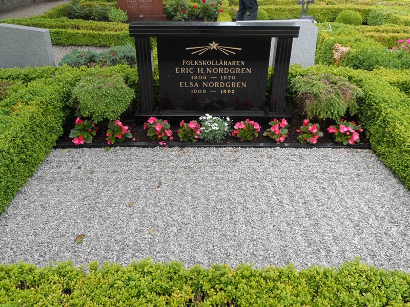 Grave number: HK 3     5