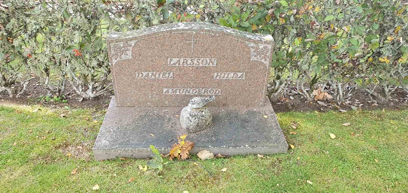 Grave number: N 005  0007, 0008